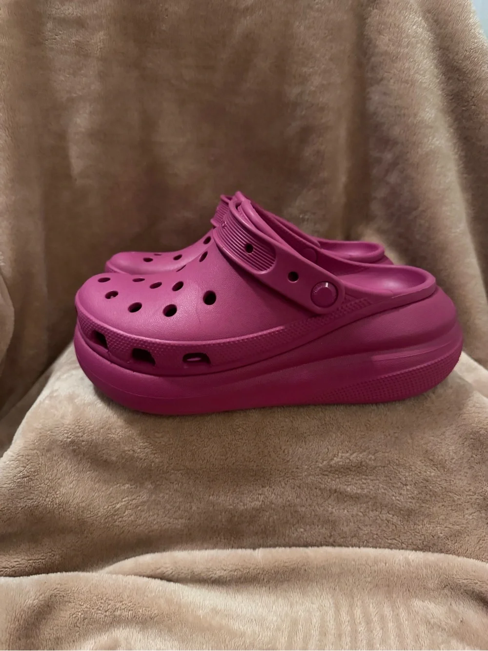 CROCS lightweight clogs